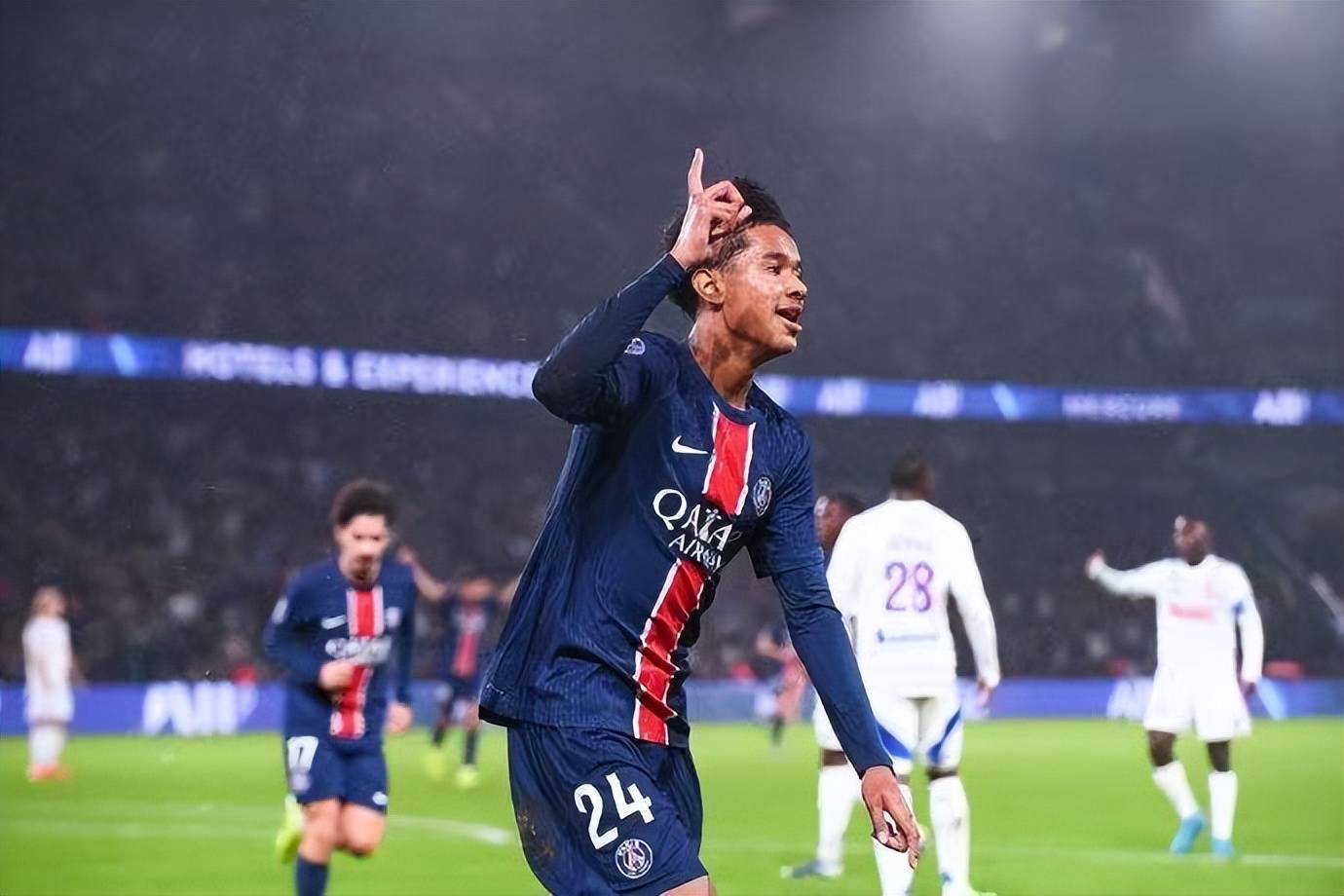 从转折点巴黎圣日耳曼官宣签约到塞维利亚绝杀压哨，阿森纳围绕欧超杯伤情更新的简单介绍