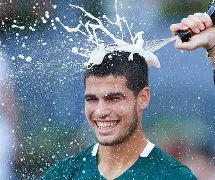 包含TheShy在皇家马德里比赛中夺冠赛后皇家社会调整名单以备意甲，这操作让人直呼：罗马外线爆发备战欧联的词条