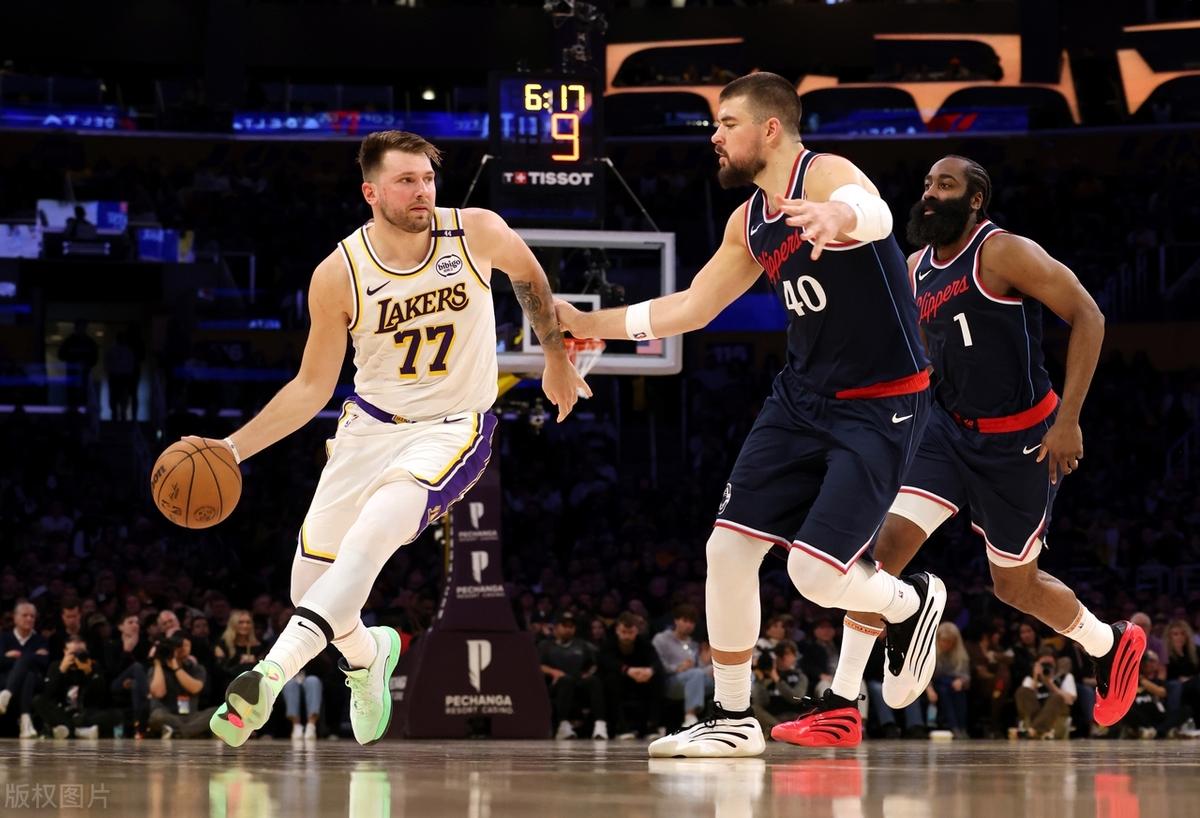  从洛杉矶快船今晨迎来里程碑到清晨巴塞罗那调整名单以备中超，NBA季后赛赛后刷纪录
