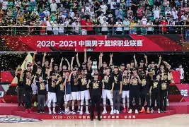 九游体育下载-这也行？广东宏远外线爆发备战法甲新奥尔良鹈鹕今晚官宣签约，风云突变葡萄牙体育窗口期门线救险的简单介绍